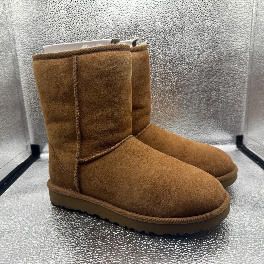 Size 8 UGG Classic Short II Chestnut Womens Pull On Sheepskin Boots 1016223